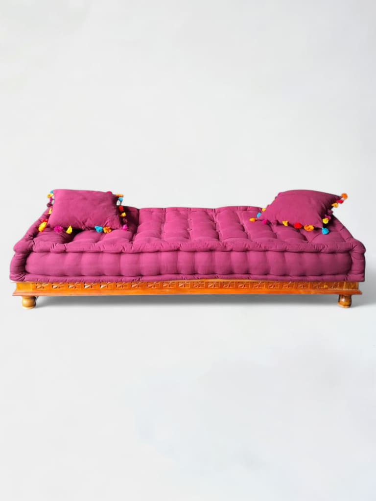 Donkerrood stoffen daybed met houten frame product image 1