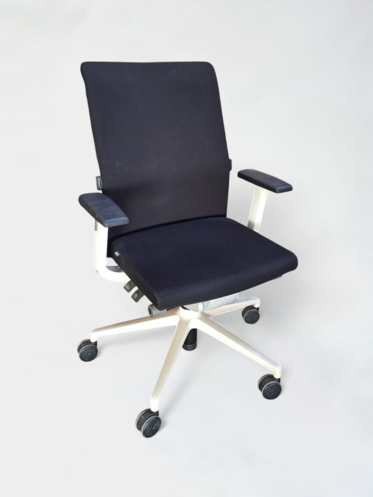 Sedus office chair with white legs product image 1