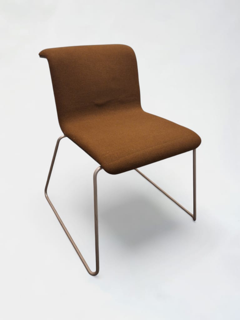 Chaise de réunion marron clair Alain Berteau-Bulo product image 1