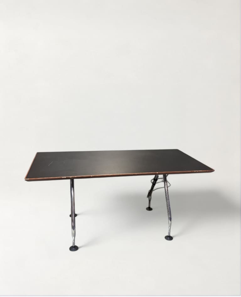 Bureau van Norman Foster voor Tecno, jaren 1980 GEBRUIKT product image 1