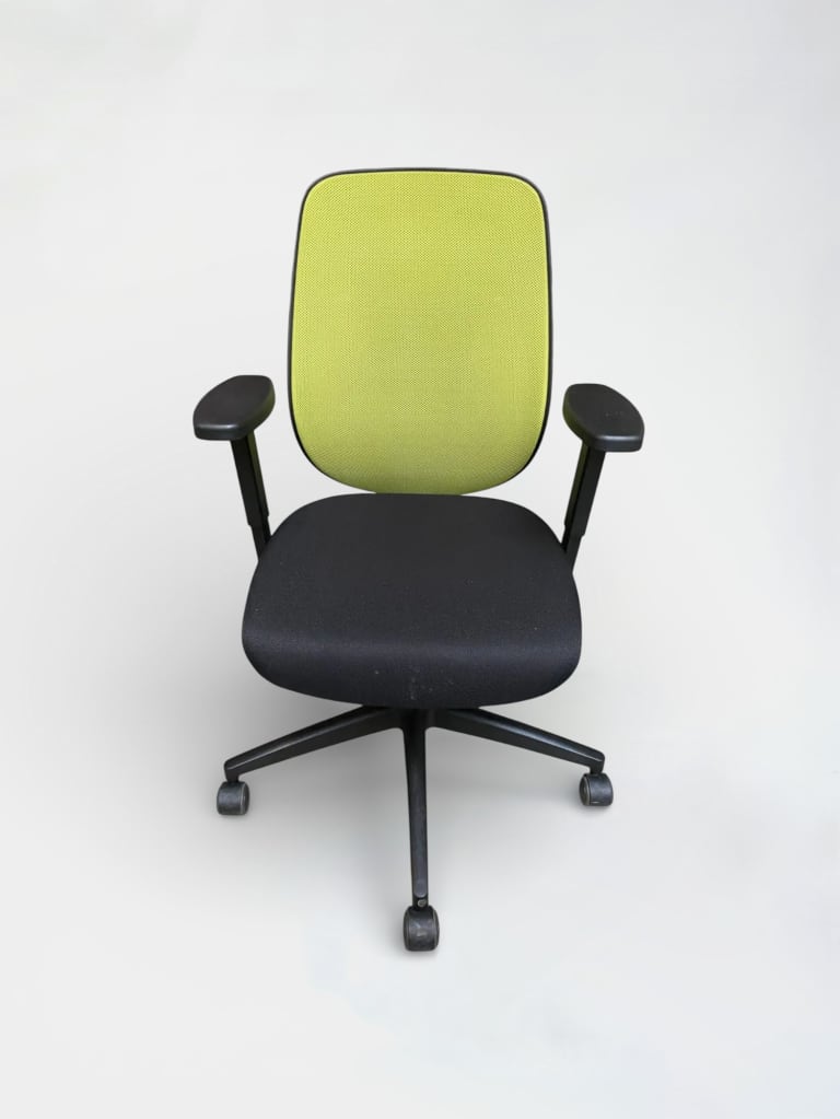 Giroflex Siège de bureau à roulettes ergonomique et réglable vert et noir product image 1