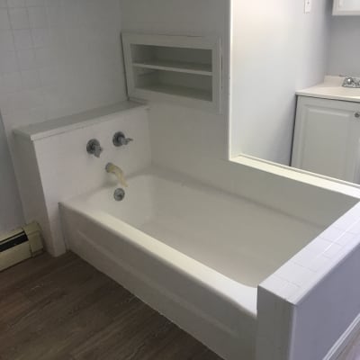 Blue Collar Tub and Tile Refinishing  gallery image.