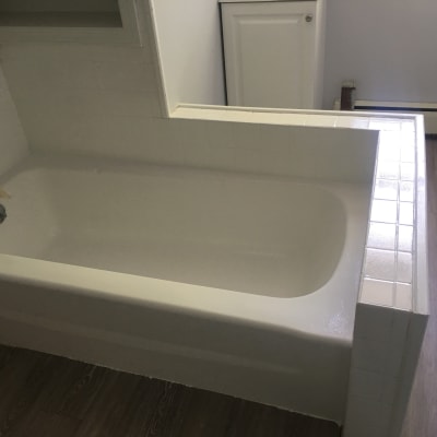 Blue Collar Tub and Tile Refinishing  gallery image.