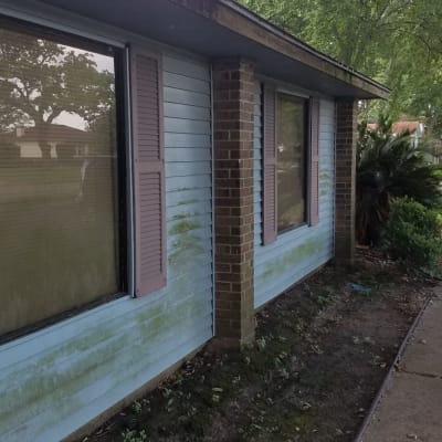  Empire soft and pressure washing gallery image.