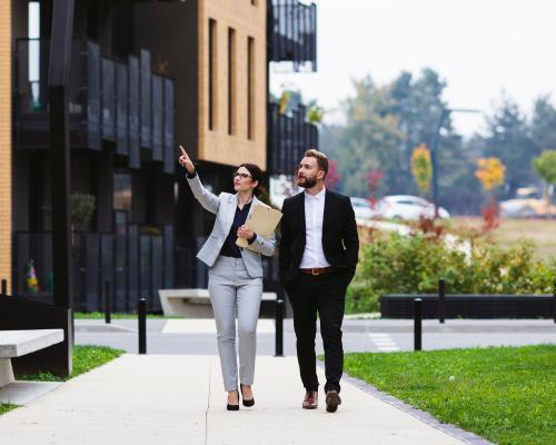 Expert Real Estate Agent Expert RE/MAX agent using Home Seller's Guide