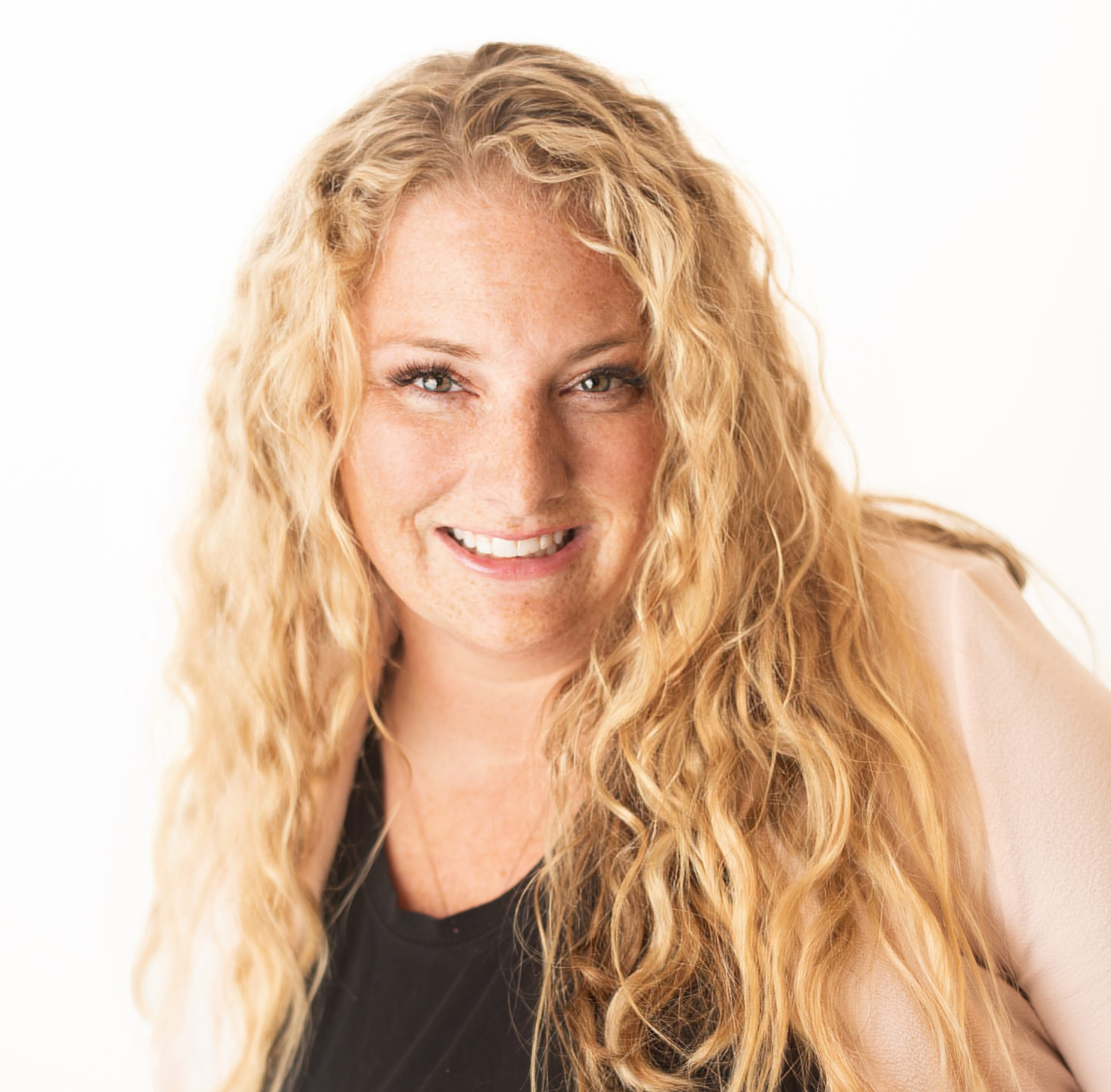 Haley_Larson_Headshot