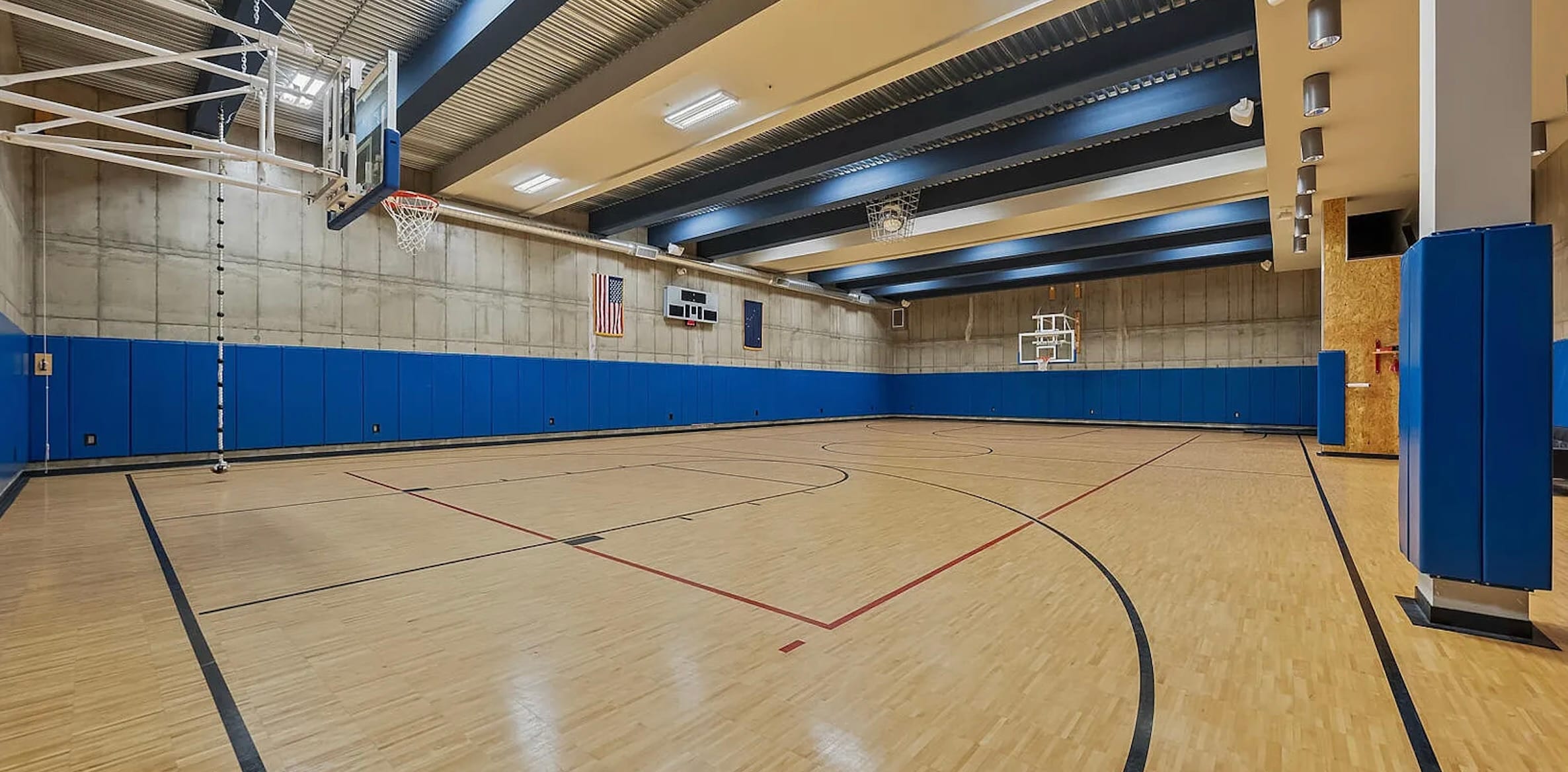 112th Ave – 4 3400 E 112TH AVE, ANCHORAGE, AK. Photo by Zack Hayes Media