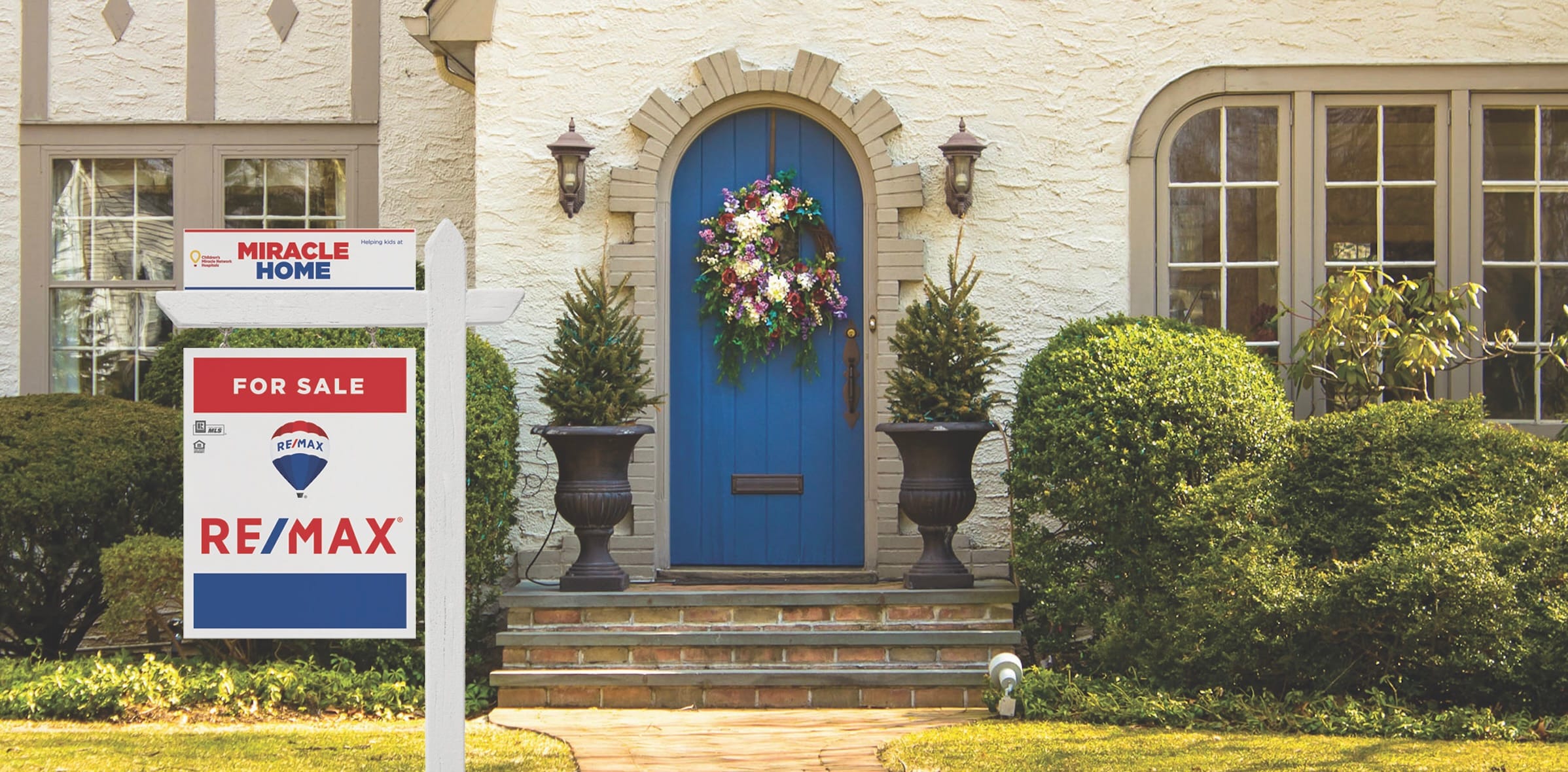 RE/MAX Miracle Home signage