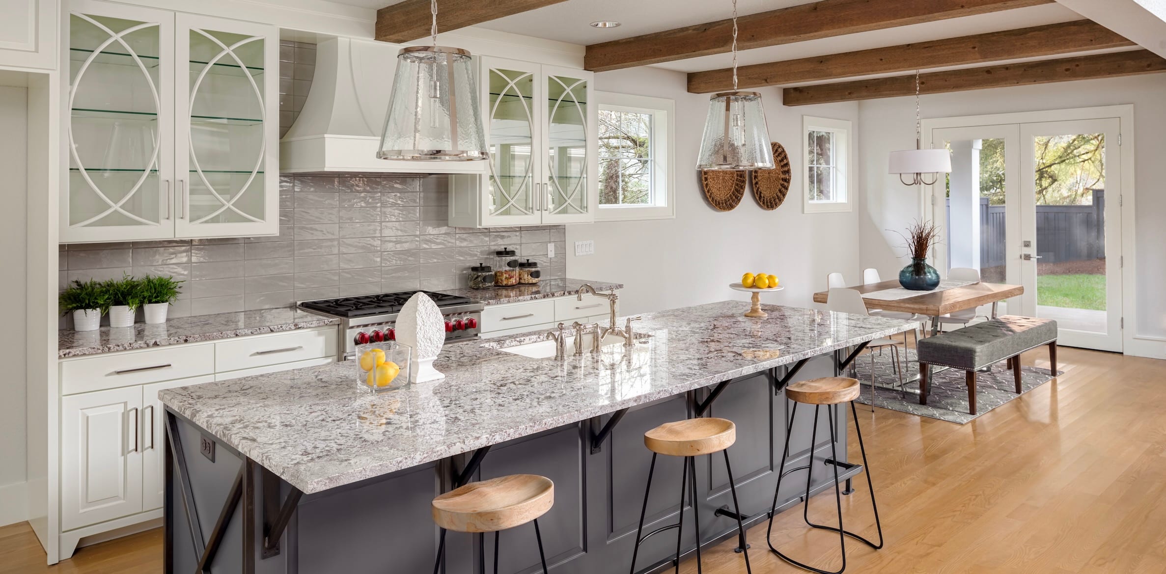 Kitchen with high-end finishes
