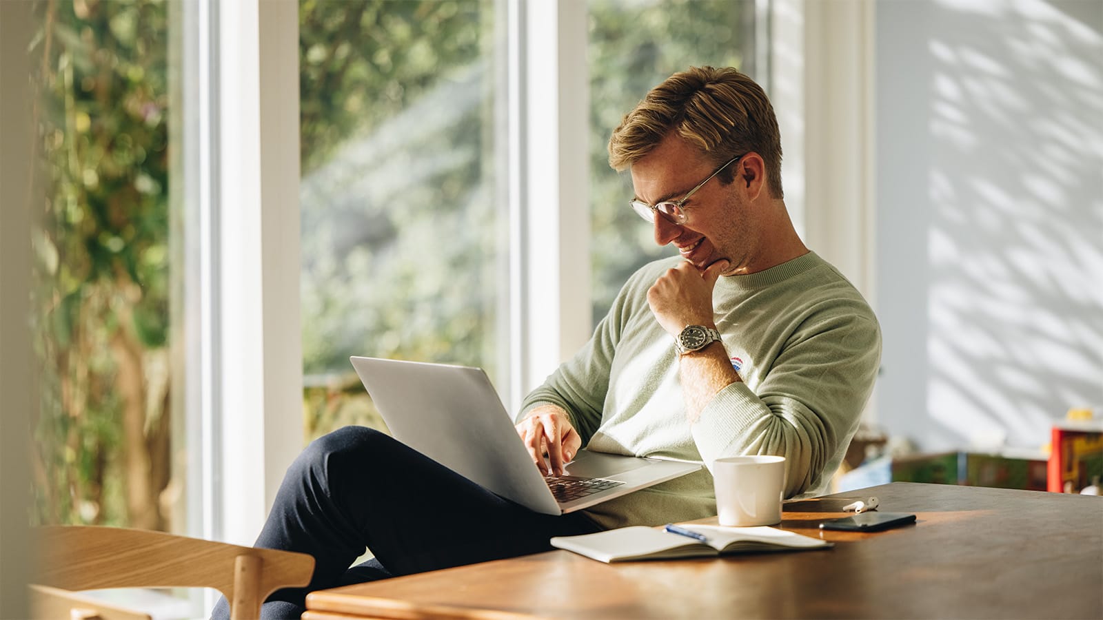 AdobeStock_425210703 on laptop