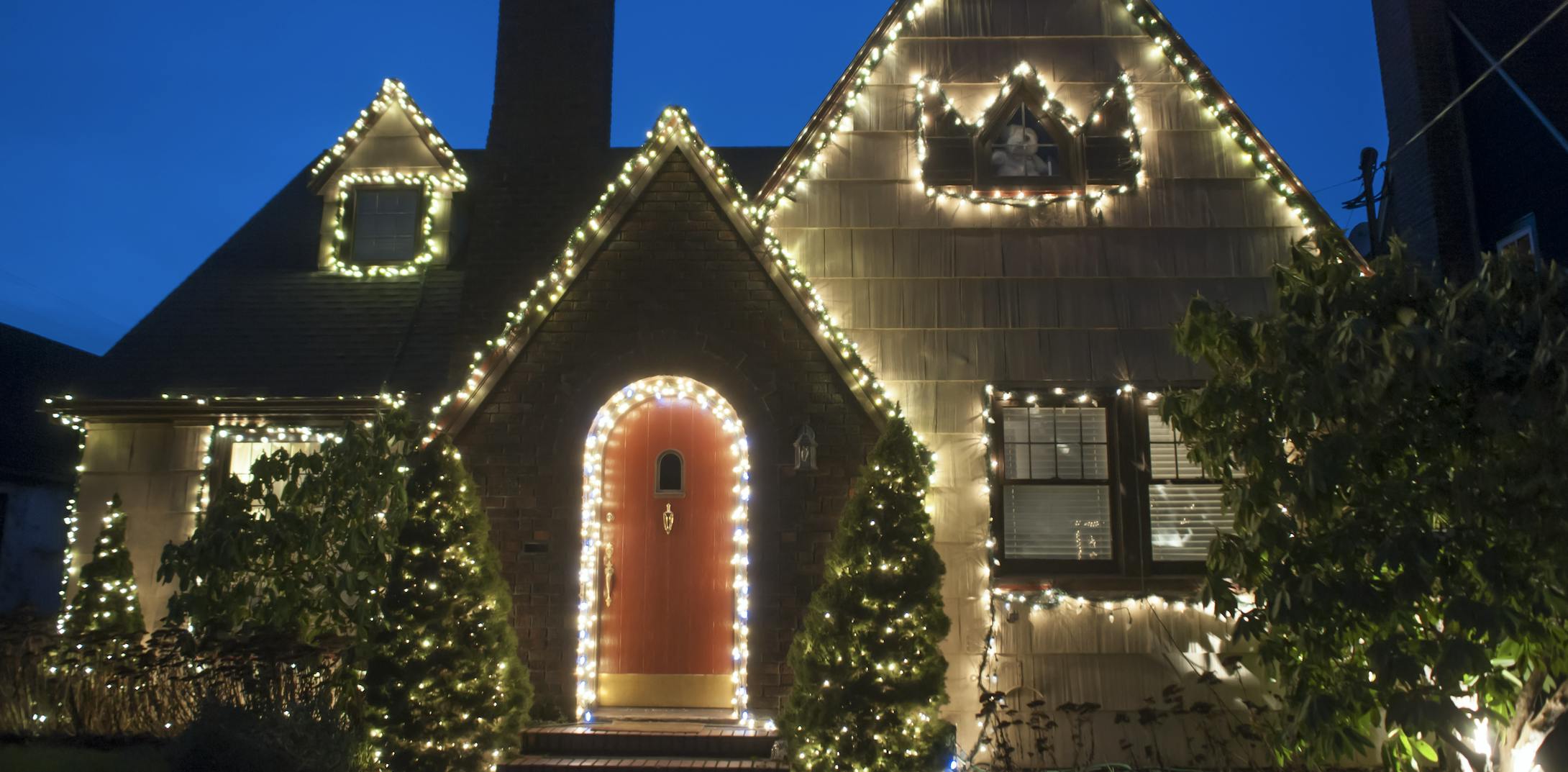 House decorated for the holidays