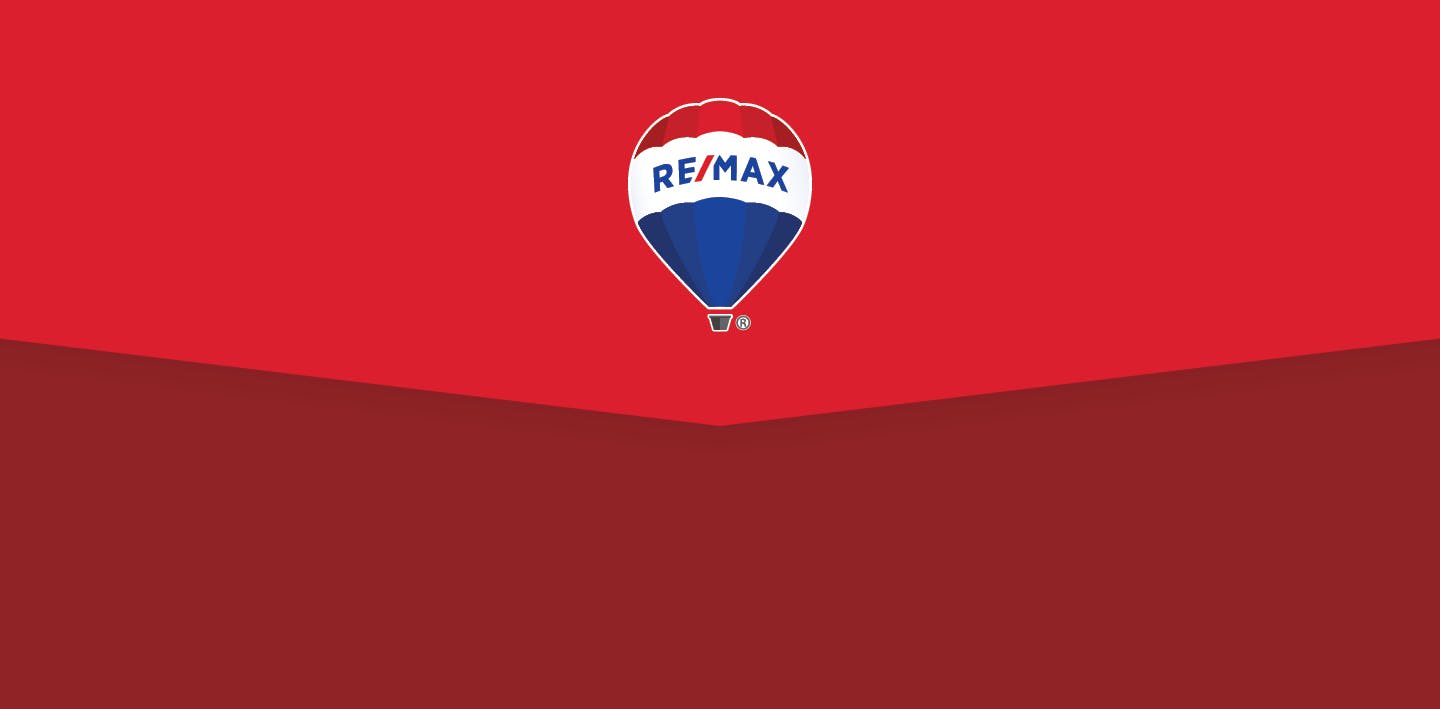 RE/MAX Balloon against a red background