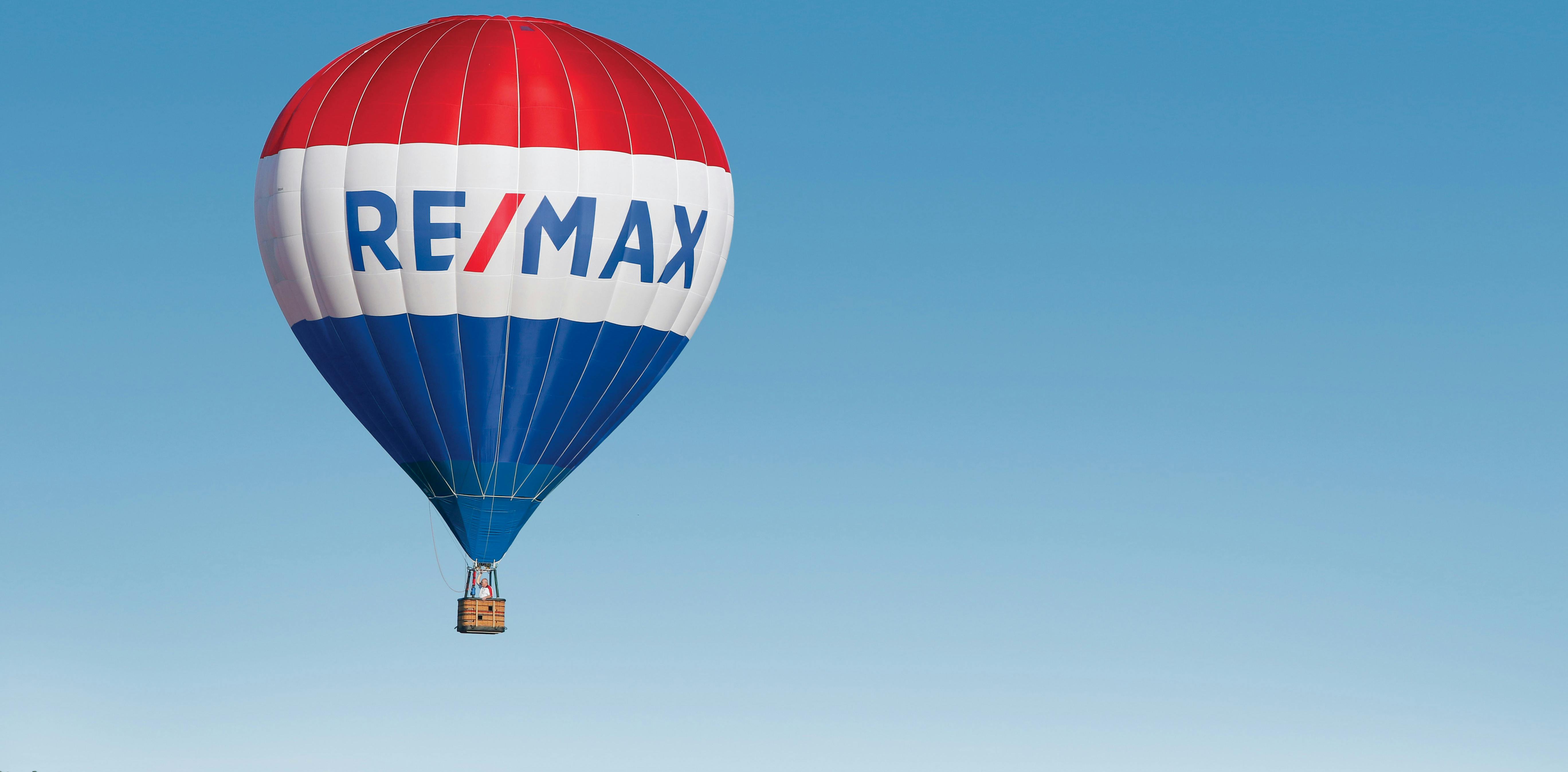 RE/MAX Hot Air Balloon with Mountains