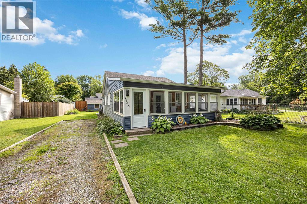 7790 Gallie Street – Exterior