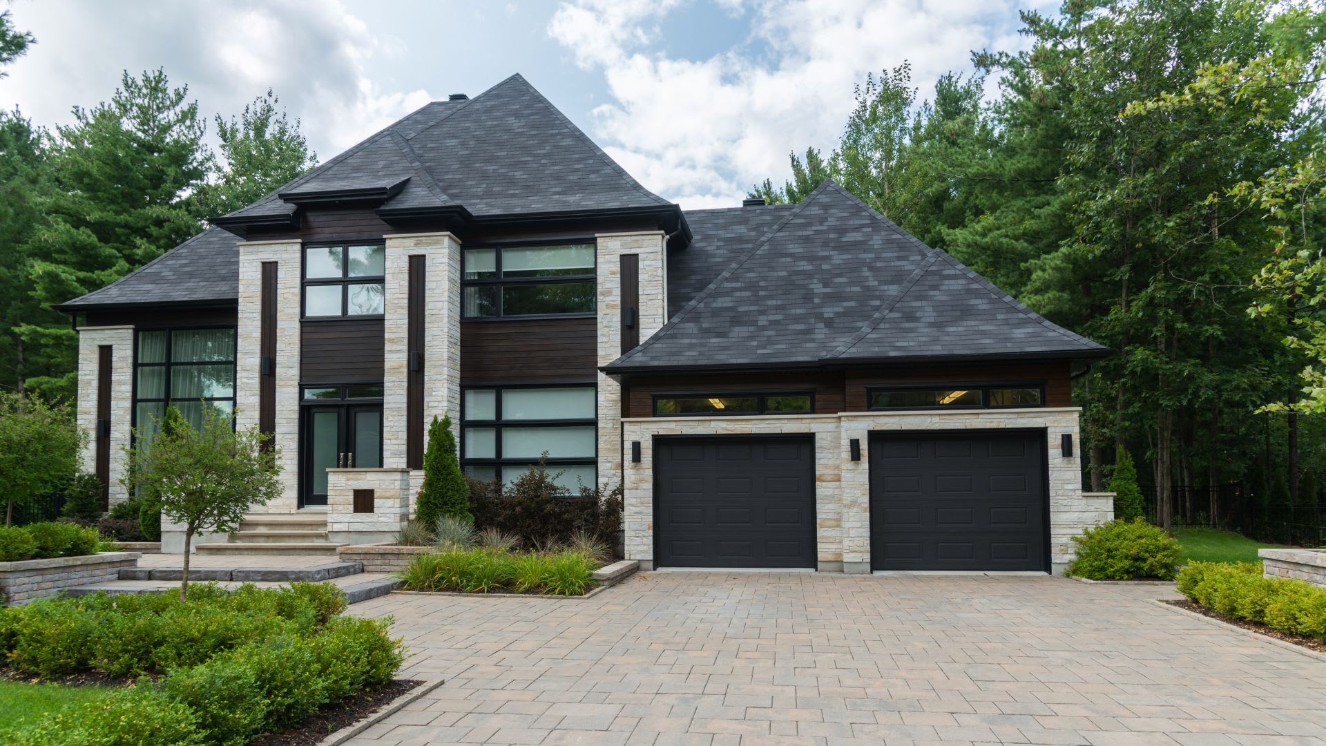 The Standard for Luxury Real Estate What to Look for in an Agent