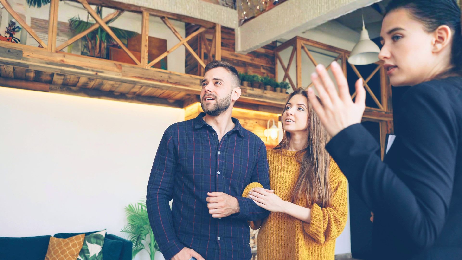 What Does a Listing Agent Do?