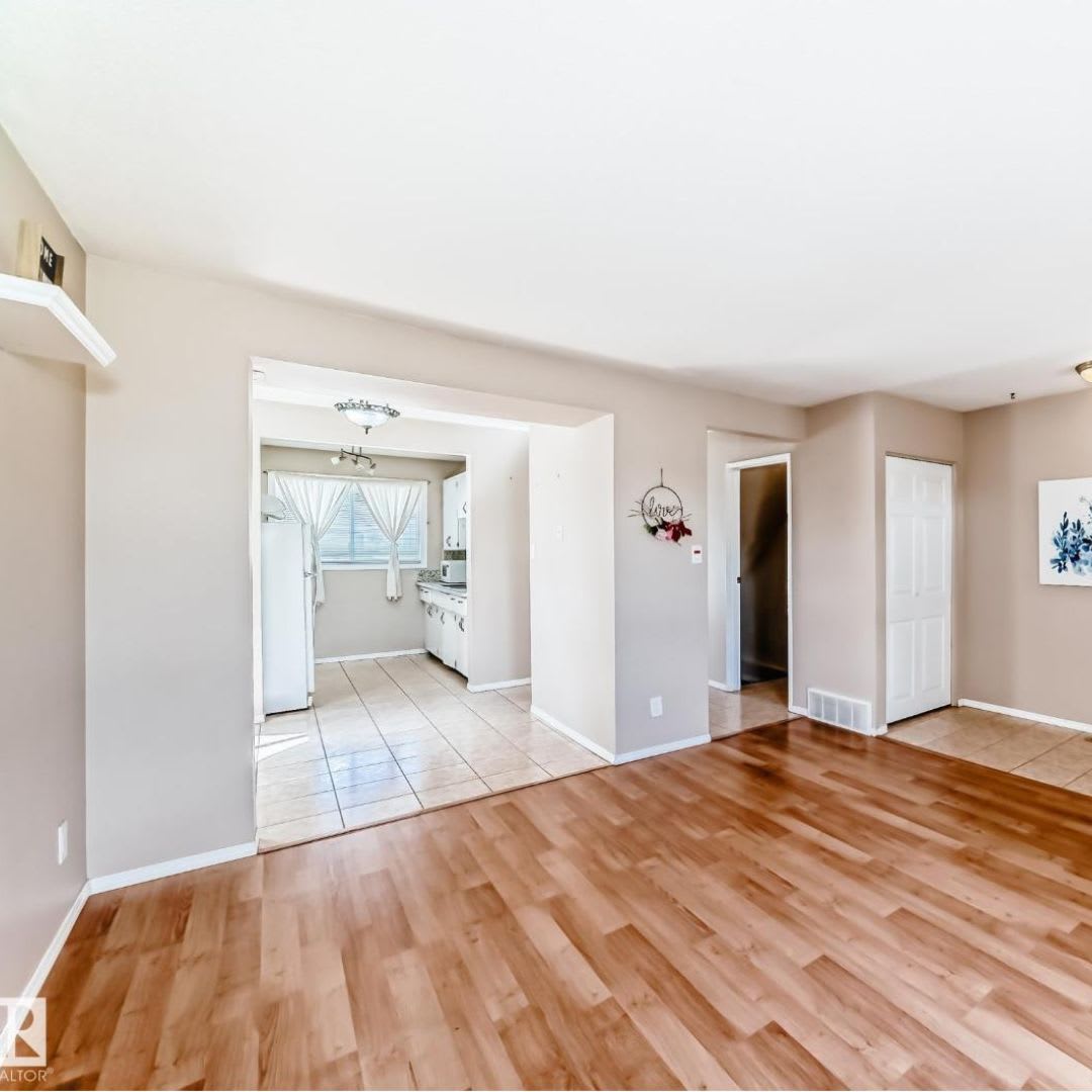 100 Dickinsfield Court NW Edmonton, Alberta (3)