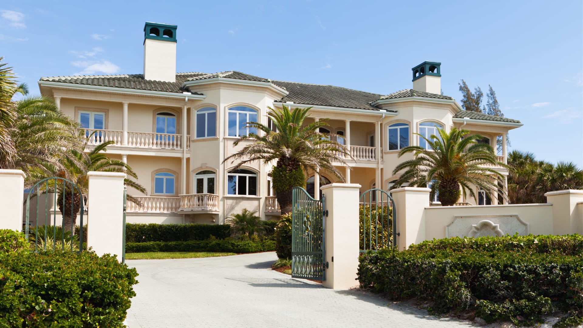 The Rise of Private Estates: Why Buyers Want More Space Than Ever