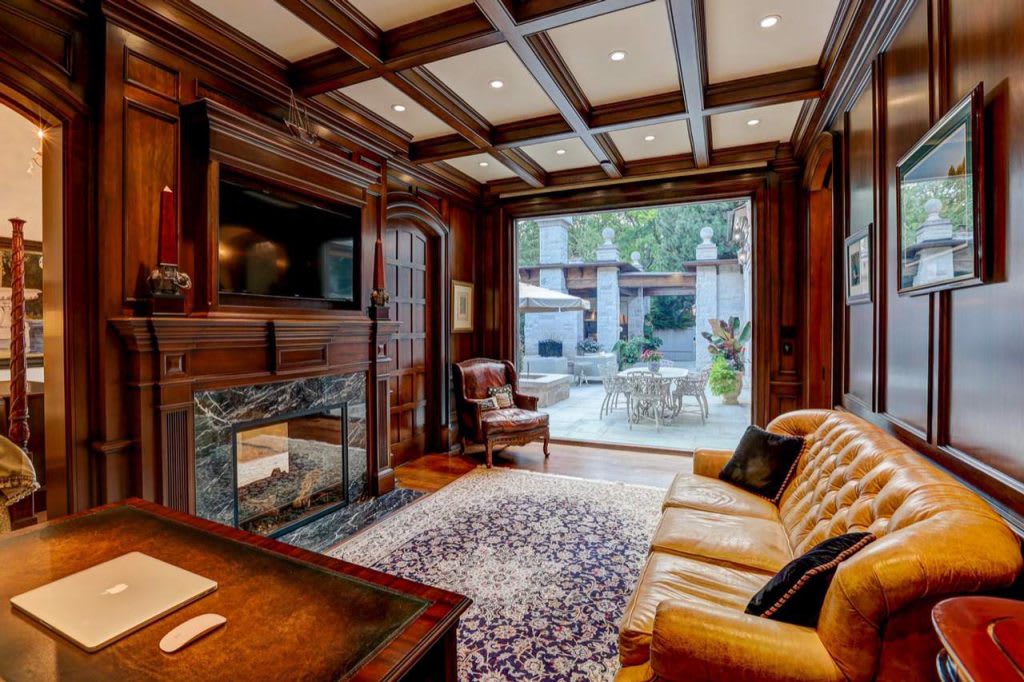 REMAX-Collection-luxury-homes-W3929970_170918044915772-1024×682