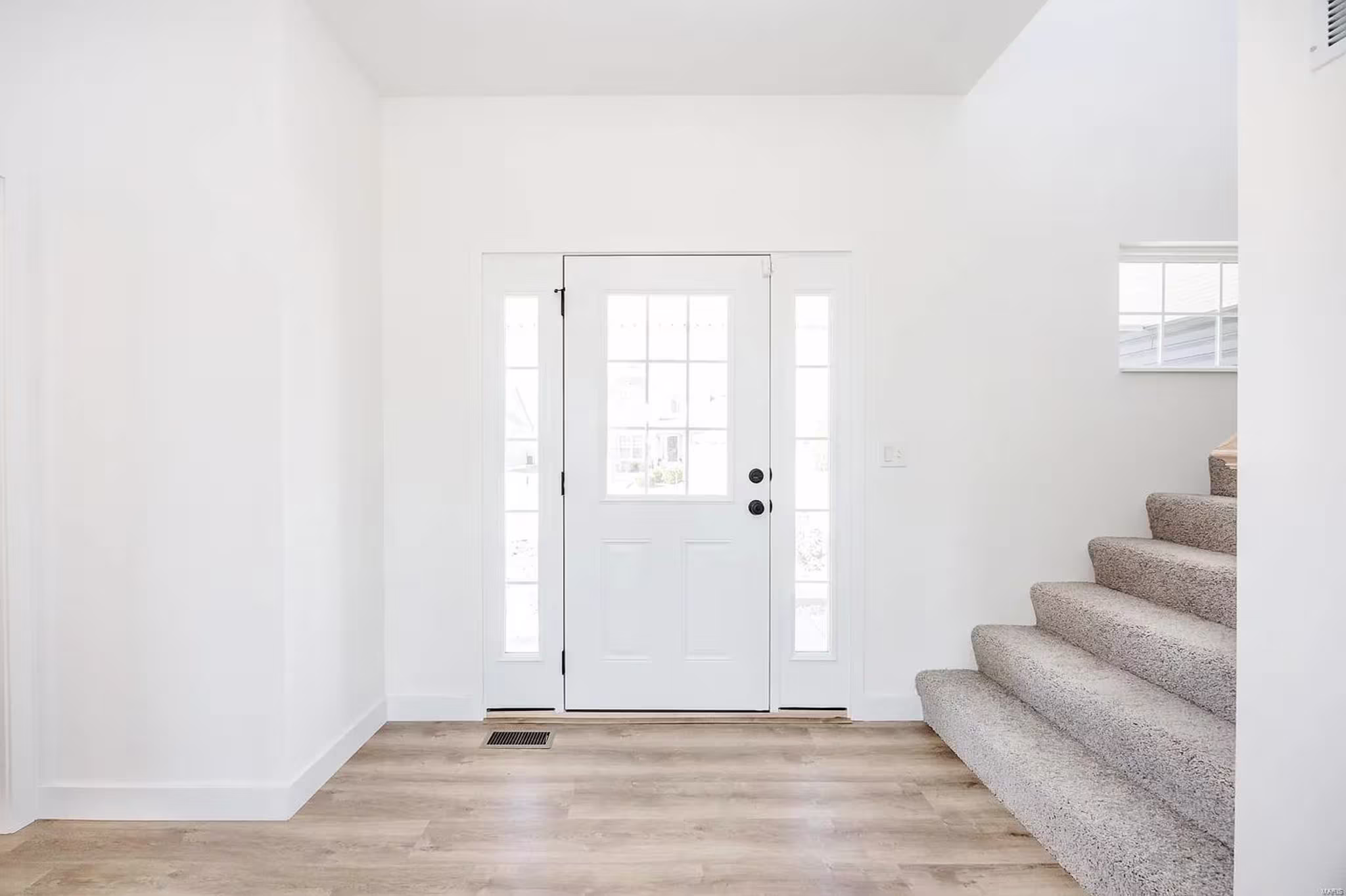 Interior Photo - Franklin