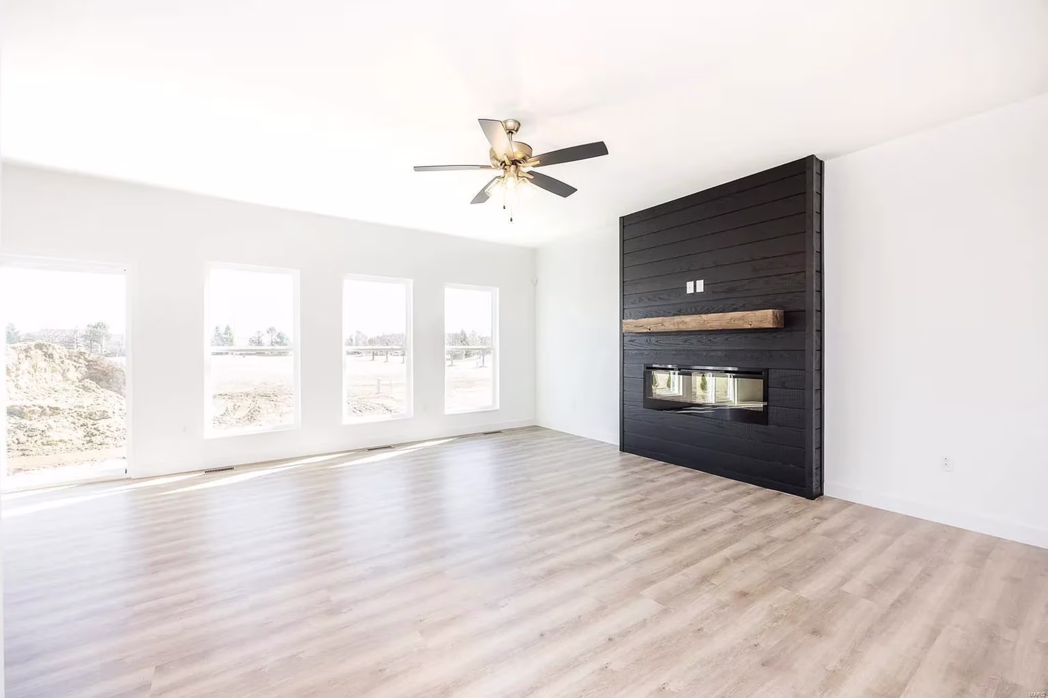 Interior Photo - Franklin