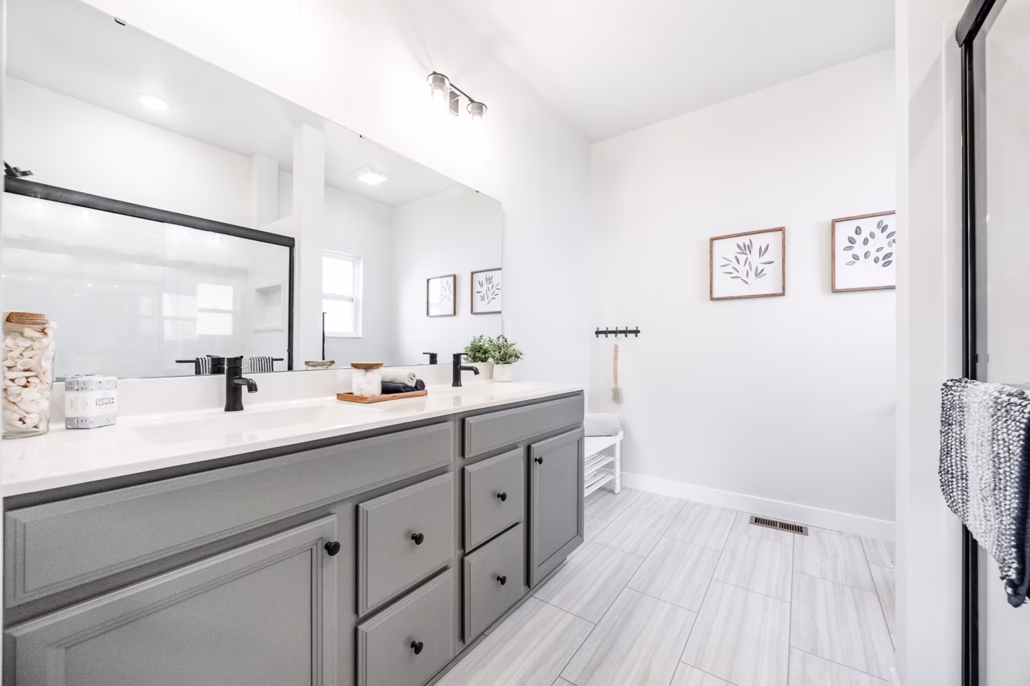 Interior Photo - Wright