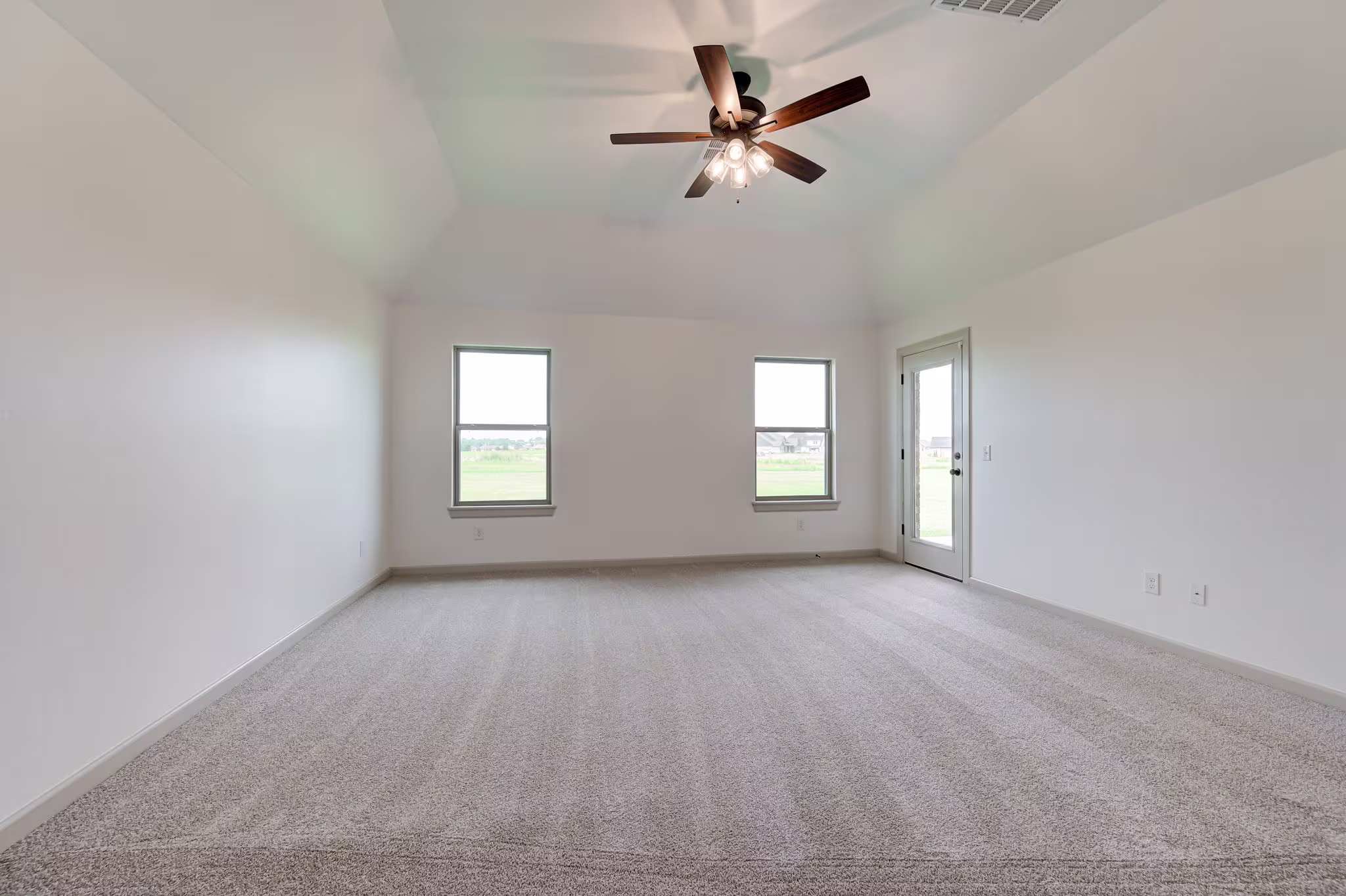 Finns Point Estate - Interior Photo 12