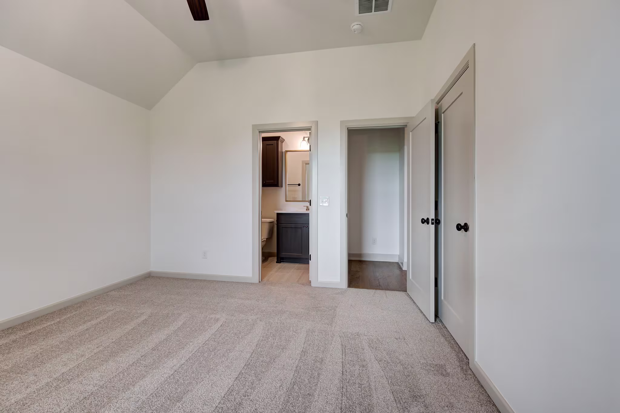 Finns Point Estate - Interior Photo 24