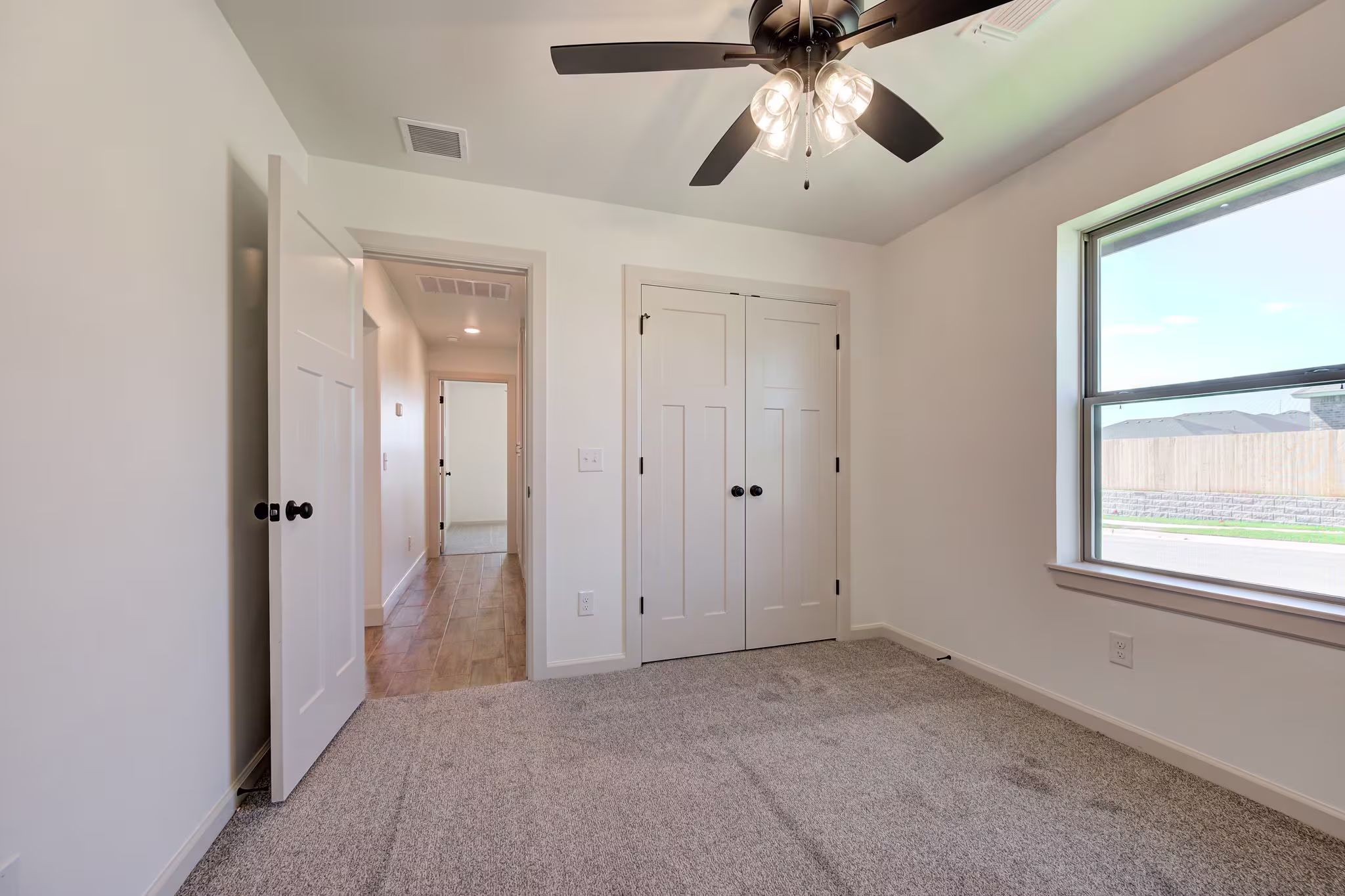 Montauk - Interior Photo 26