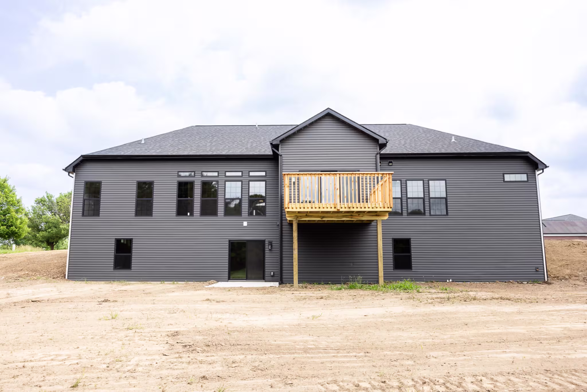 Burgundy - Exterior Photo 3