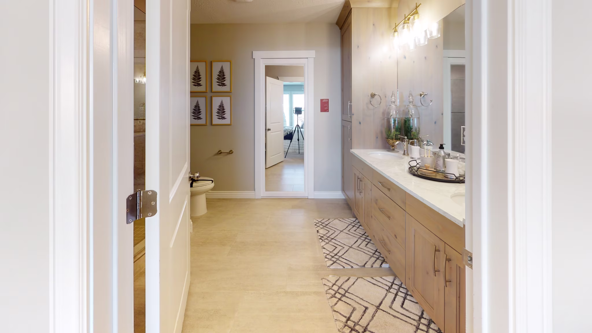 Ashmore - Interior Photo 8
