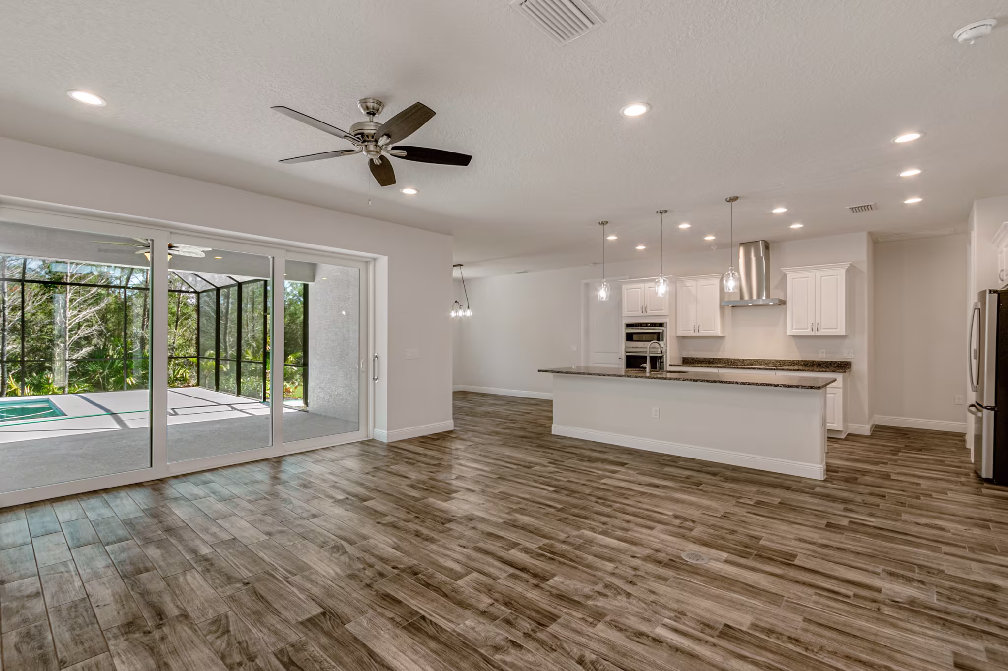Barrington - Interior Photo 31