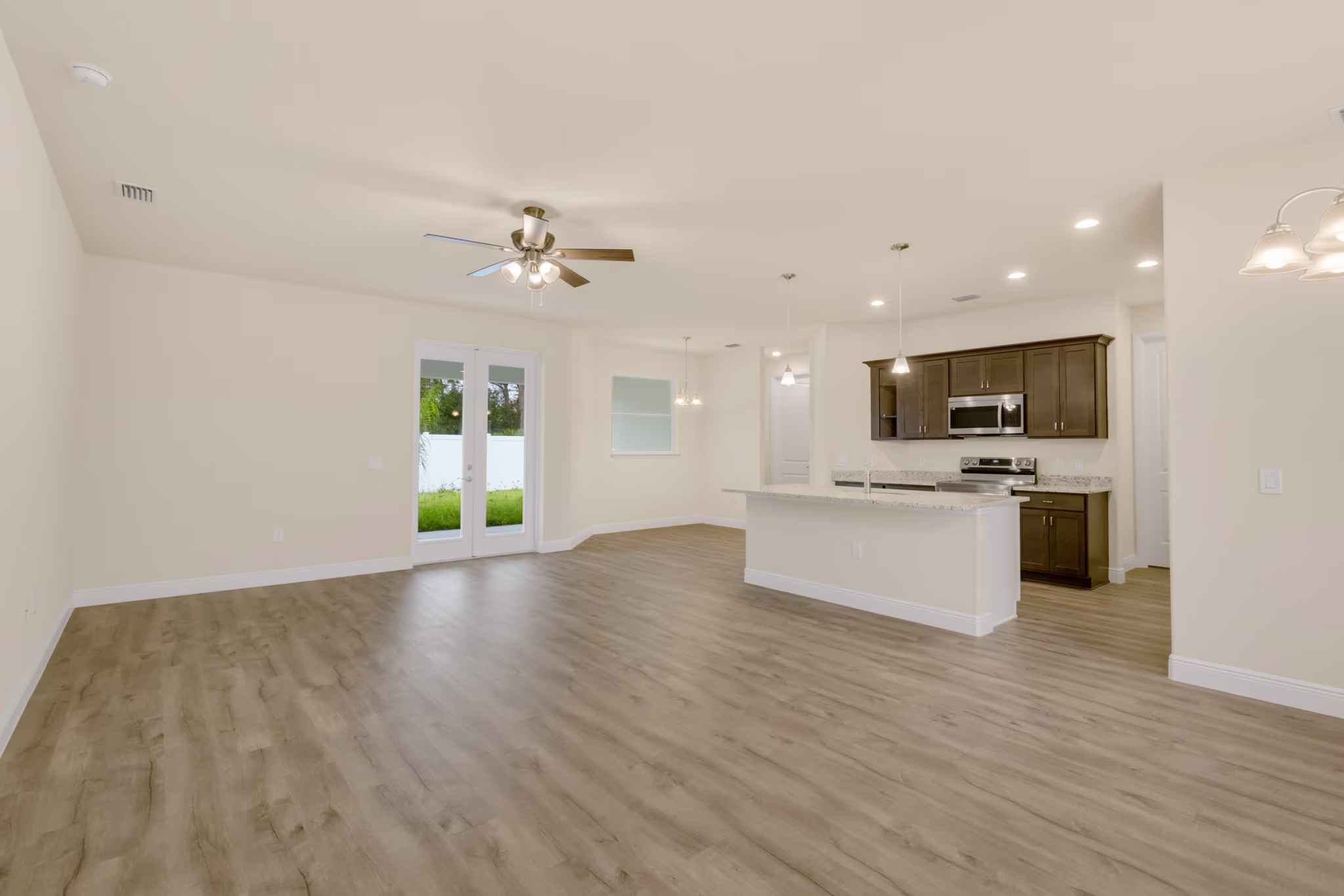 Gracie - Interior Photo 21