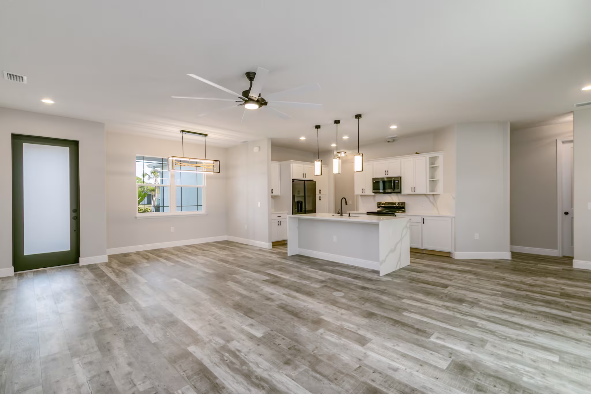 Gracie - Interior Photo 10