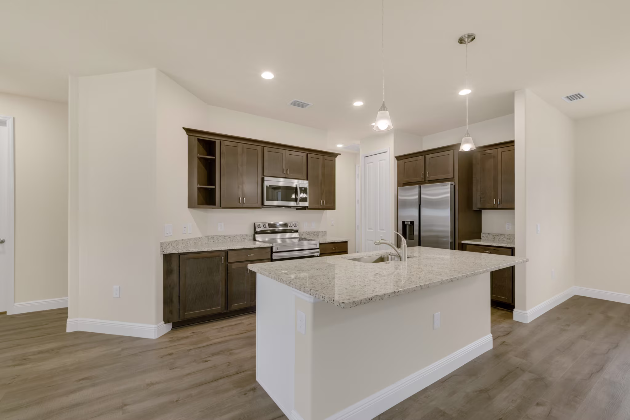 Gracie - Interior Photo 13