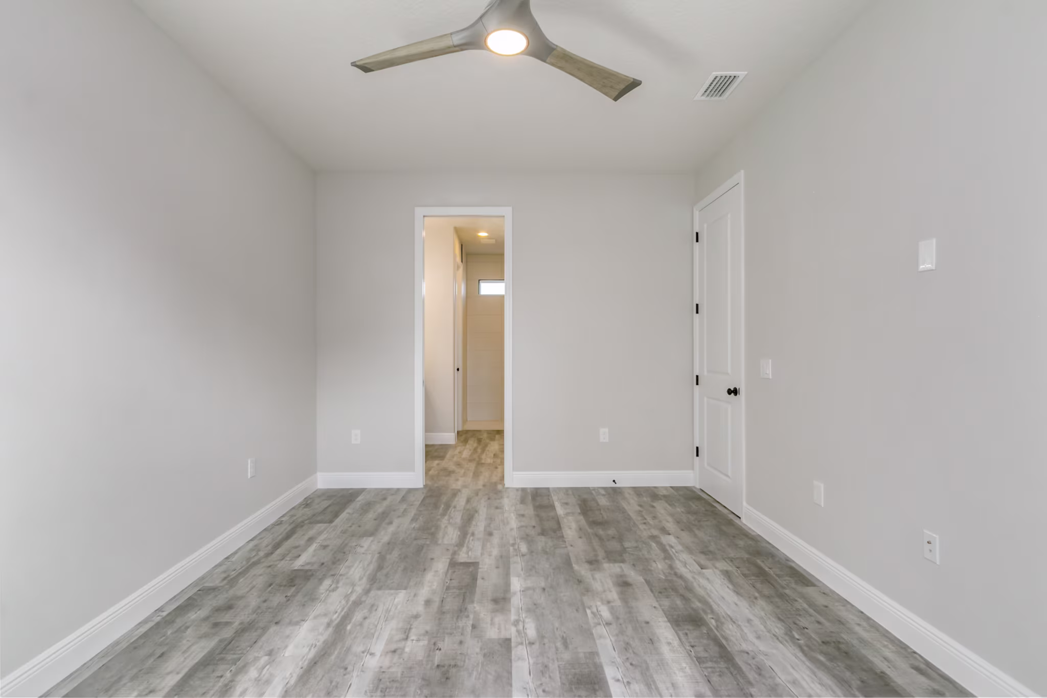 Gracie - Interior Photo 16