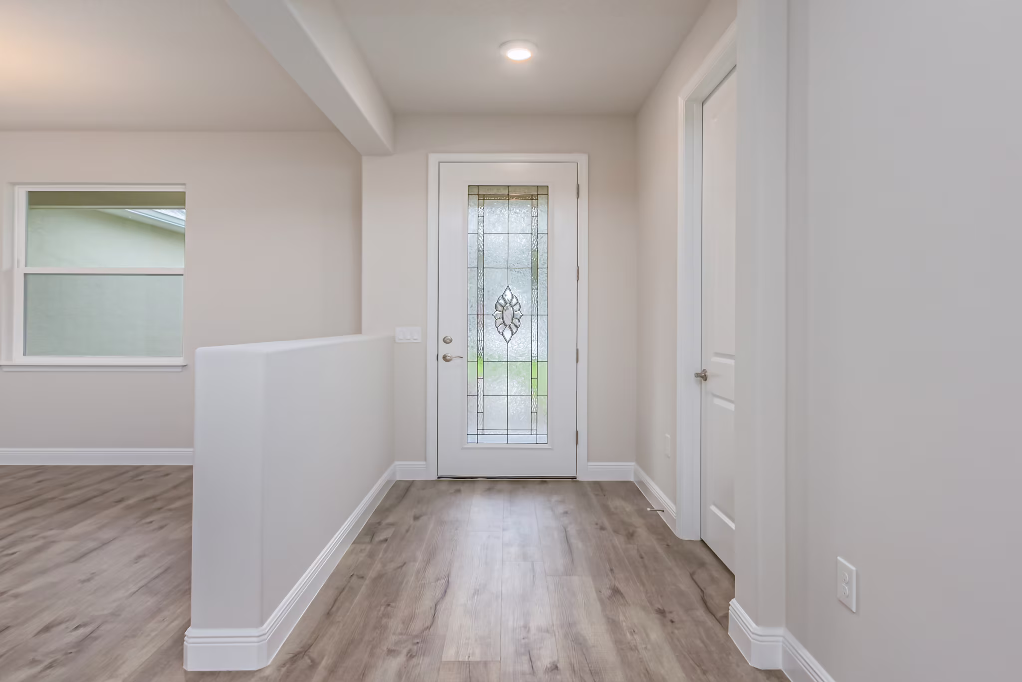 Kaia Front Load - Interior Photo 11