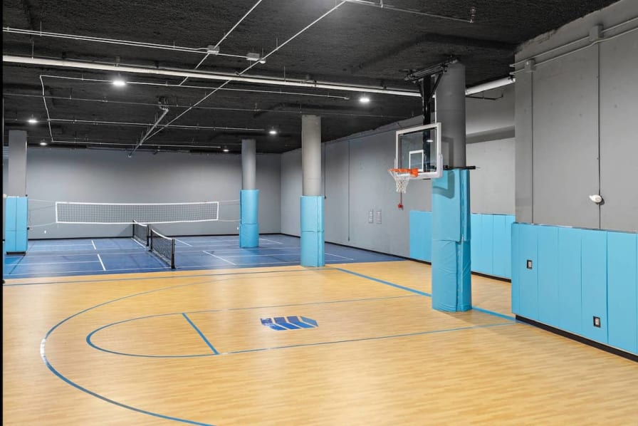 Best Gym in Las Vegas With Indoor Basketball Court & Top Amenities