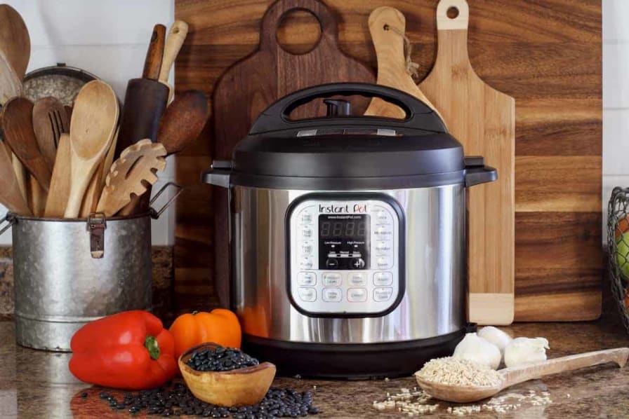 6-8 Quart Crock Pot - (Slow Cooker) (2 Week Rental)