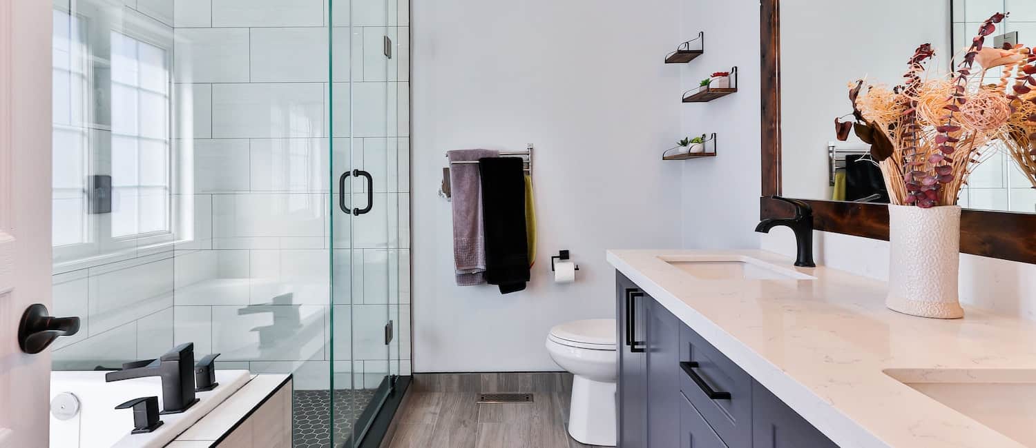 12 Drill-Free, Renter-Friendly Ways to Organize Your Bathroom