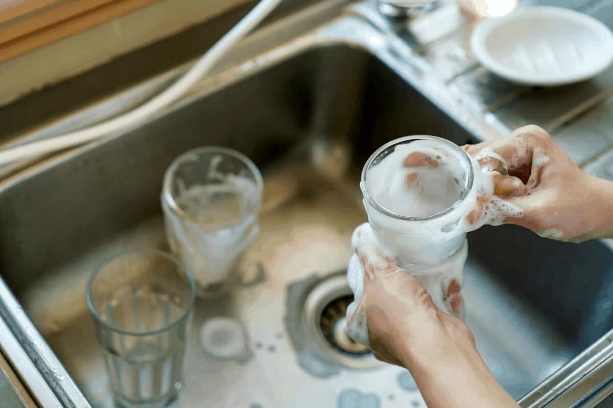 No Dishwasher? No Problem! Tools for Easy Dish Washing!