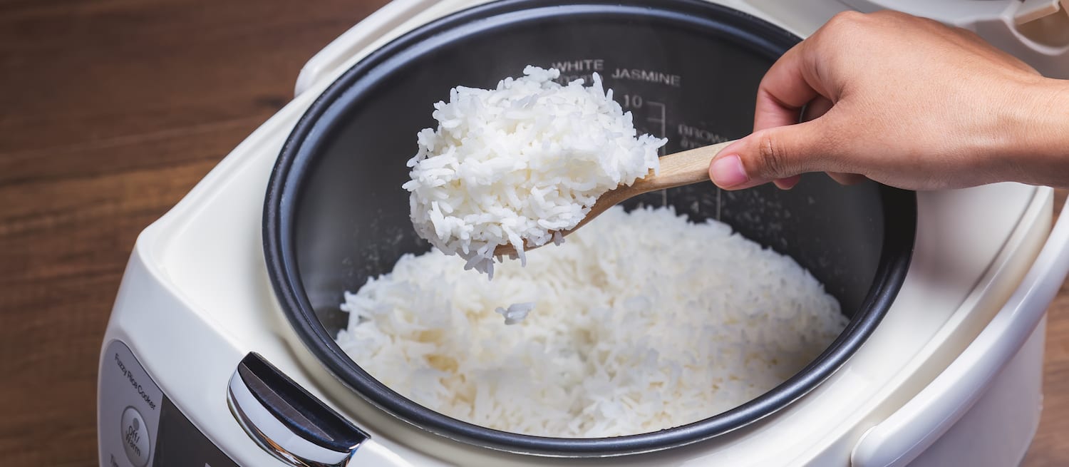 How to Make Perfect White Rice in a Rice Cooker - FoodieZoolee