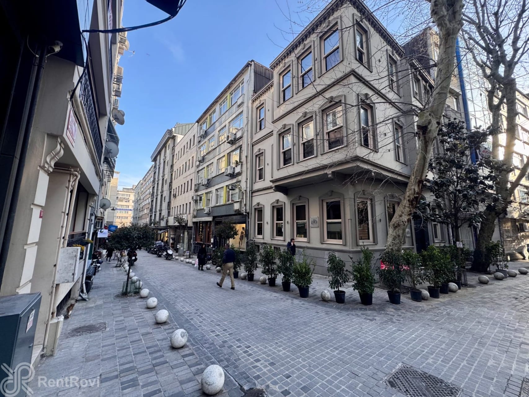 Nişantaşı'nda Şık ve Modern Kiralık 1+1 Eşyalı Daire | 1+1