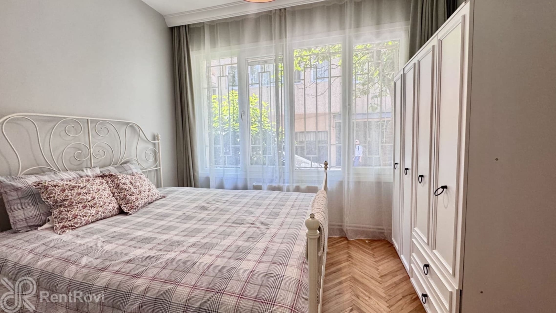 Cihangir'de Kiralık 3+1 Full Eşyalı Şık Daire | 3+1
