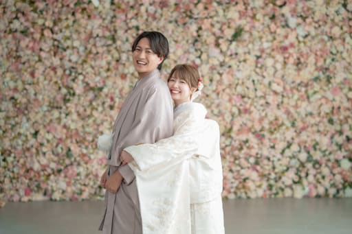 ご新婦様からバックハグ！