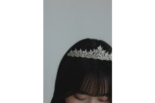 静寂に輝くティアラの美