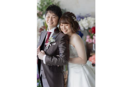 自然な表情で