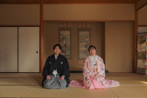 可愛くならんで正座のポーズ