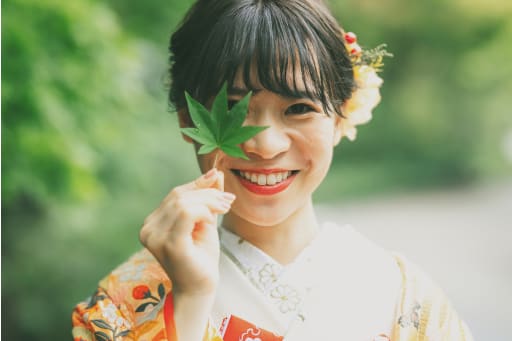紅葉で目隠し
