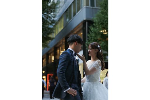 ちょっかいを出す新婦さん